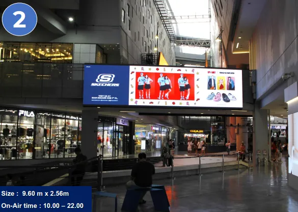 Siam Square 1: LED 8 Screens